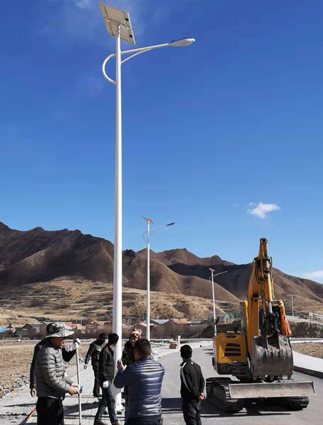 甘南碌曲10米阿拉尔太阳能路灯项目