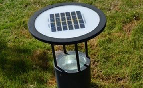 别墅庭院氛围营造：阿拉尔草坪灯选型与布光技巧