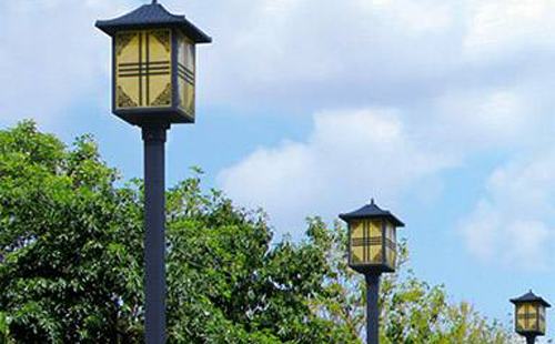 阿拉尔庭院灯安装间距与布灯设计全解析
