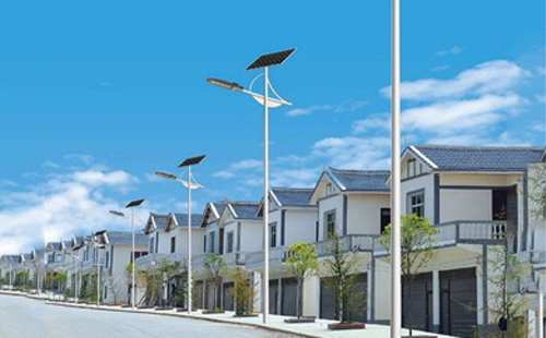 阿拉尔太阳能路灯配置与在乡村道路照明中的应用